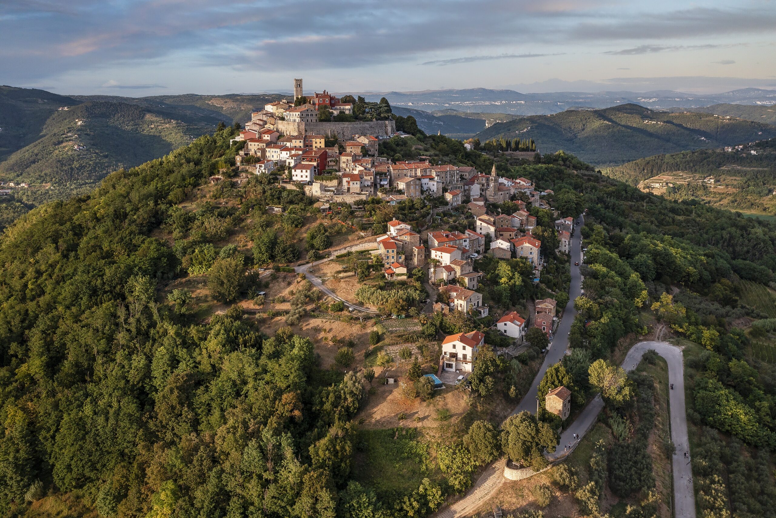 Aerial_view_to_Motovun Aerial_view_to_Motovun